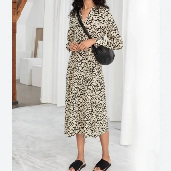 & Other Stories Dresses & Skirts - NWT & Other Stories Black and White printed midi dress long sleeve size 0